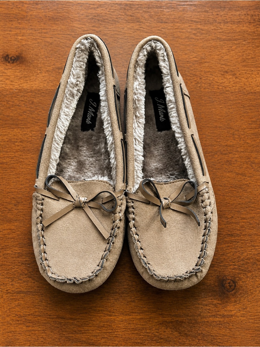Mark Women’s size 8 Faux Suede Moccasin Slippers – Cozy Fur Lined